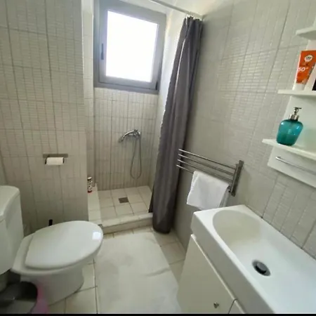 Apartment F R