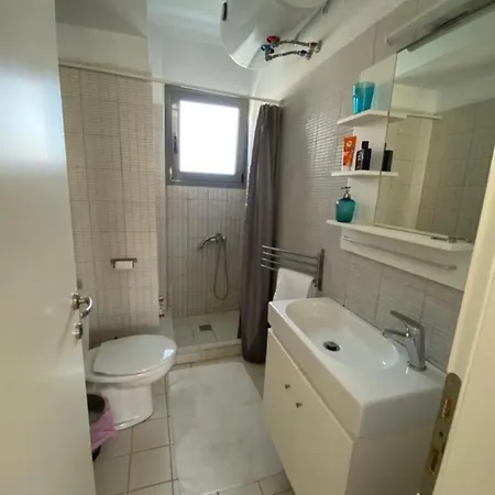 F R Apartment *