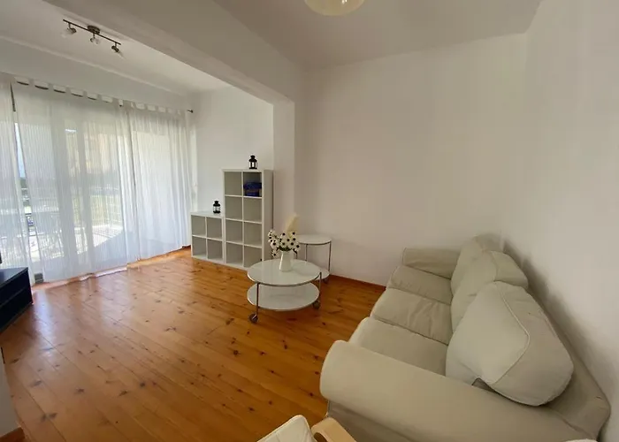 F R Apartment