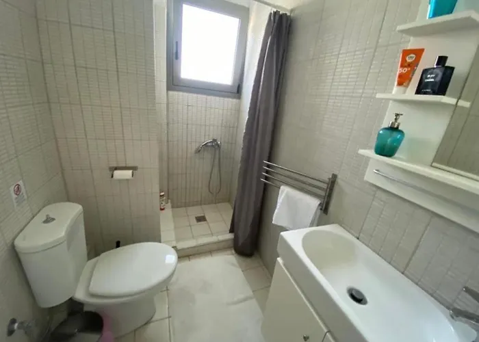 Apartment F R